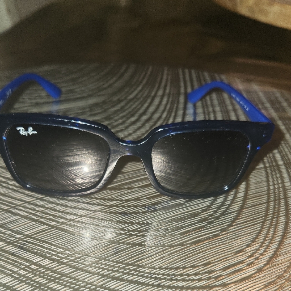 Ray-Ban Blue Sunglasses Sporty Design